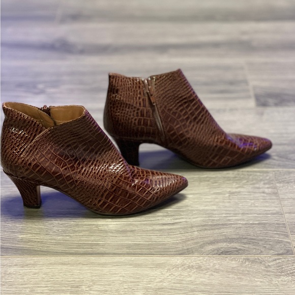 Brown Python Lindy Boots - Picture 3 of 6